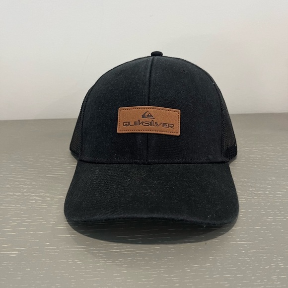 Quiksilver Black Trucker Hat NWT - Picture 1 of 2
